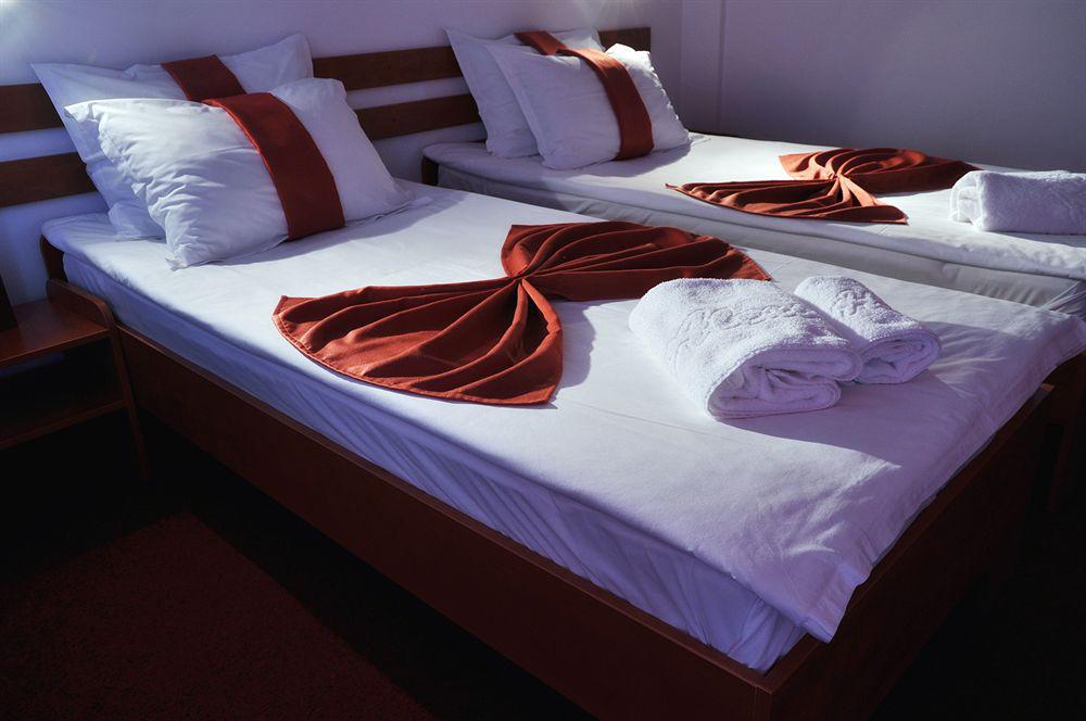 Hotel Alexis Cluj-Napoca Extérieur photo