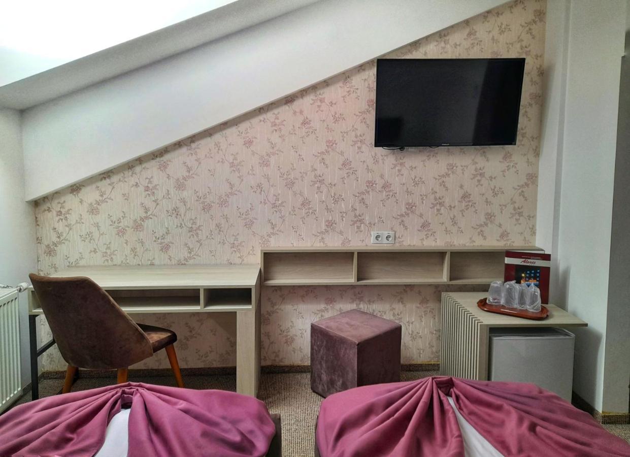 Hotel Alexis Cluj-Napoca Extérieur photo