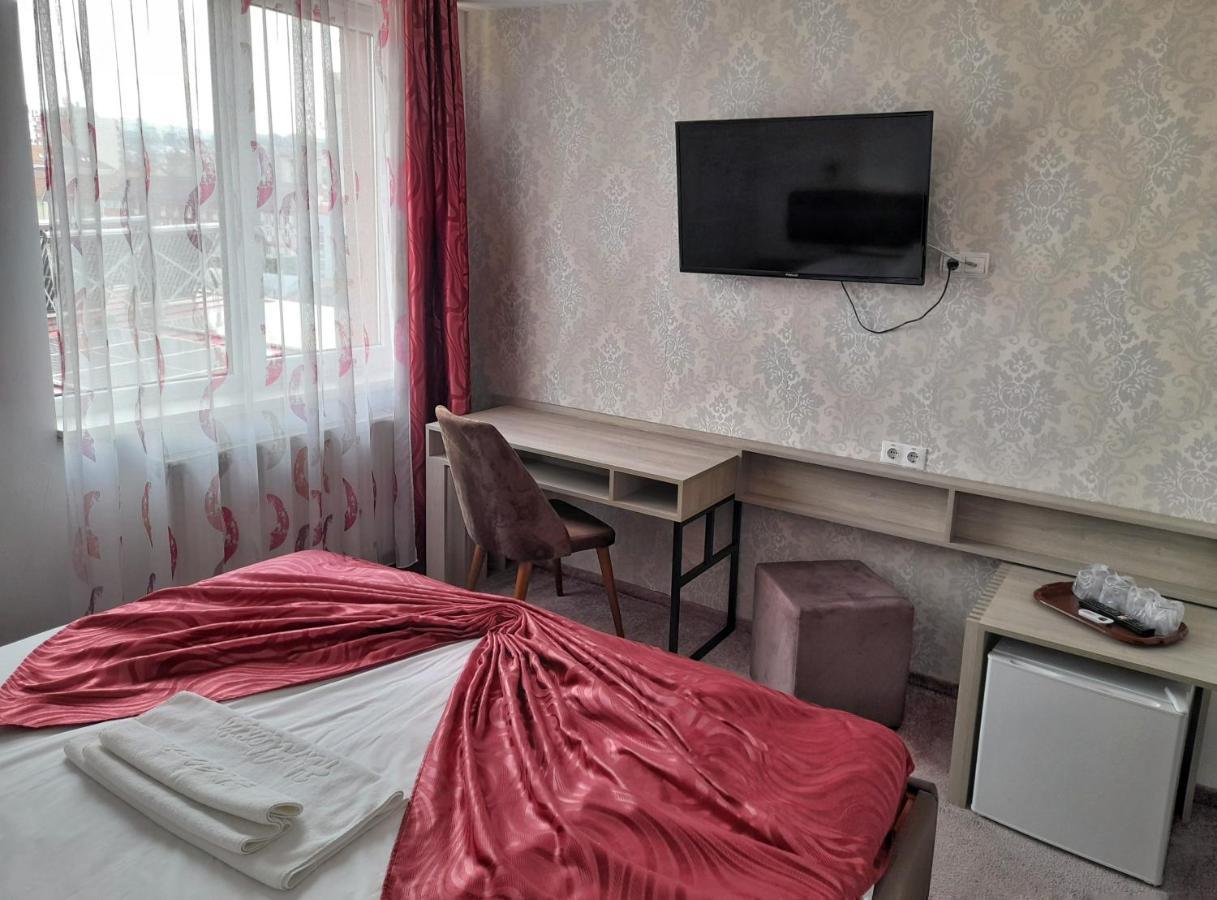 Hotel Alexis Cluj-Napoca Extérieur photo