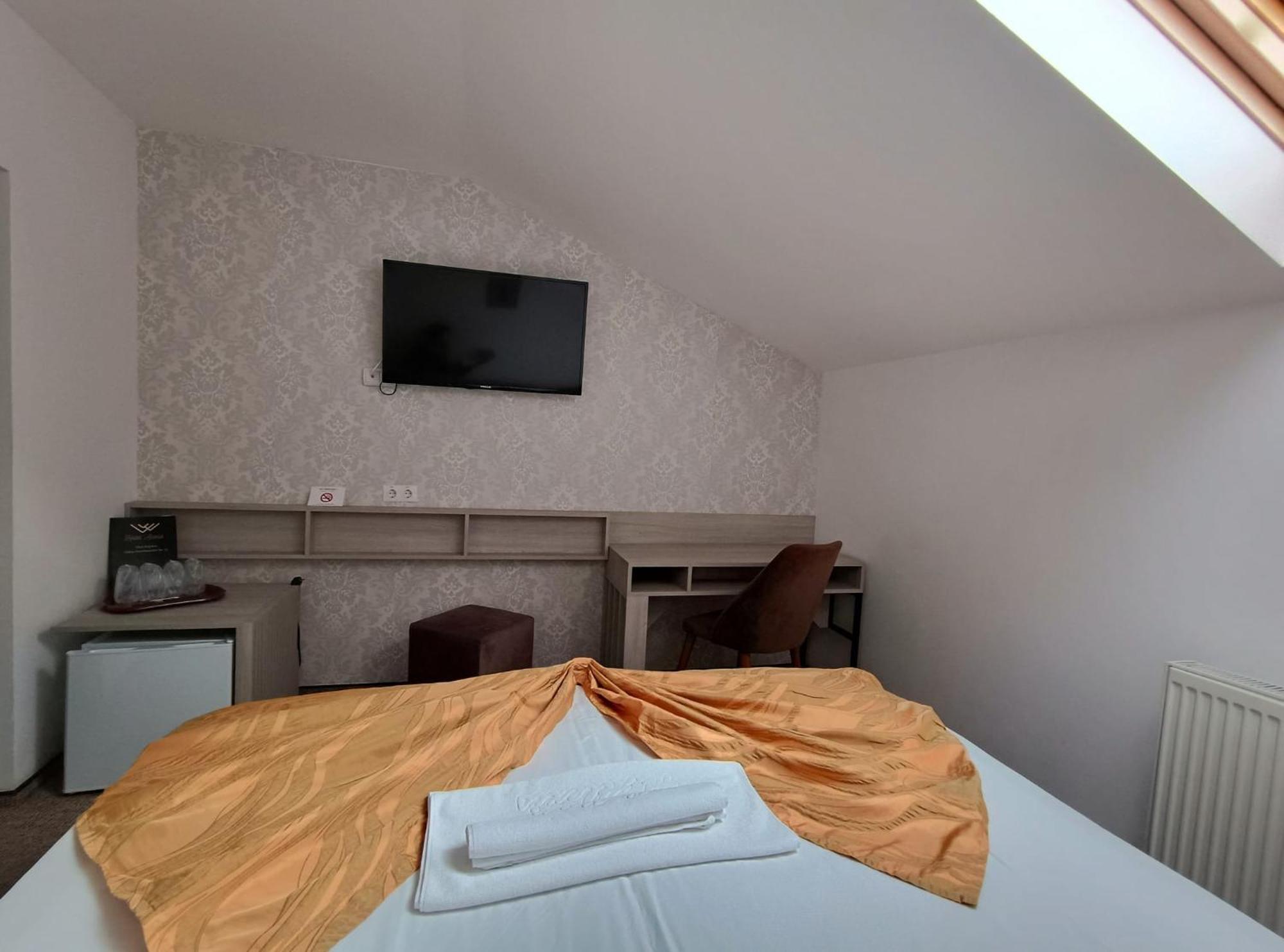 Hotel Alexis Cluj-Napoca Extérieur photo